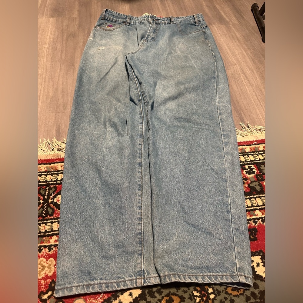 Butter Goods baggiest baby blue skate jeans
With draw string
100% cotton
Size 34